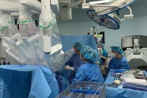 第四代達文西手術機器人「上崗」,78歲膀胱瘤患者切口都不超2厘米