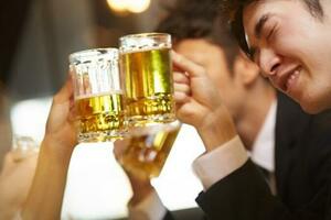 男性長期「不喝酒」，身體會有哪些變化？5個好處受益良多