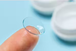 隱形眼鏡大廠無預警倒閉！業者認了「虧損到無法營業」　上百員工慘一夕失業