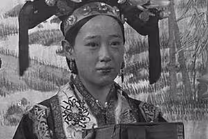 清朝第一美人有多美？黑白照片都難掩她的美貌，卻被慈禧太后操控一生