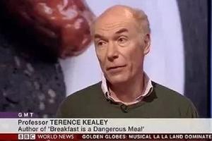 剑桥大学教授：天天吃早餐是错误观念，有害无益！