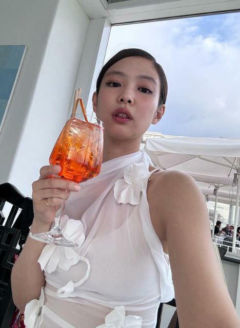 Jennie近日受訪再提及該爭議。(圖/翻攝自IG) Jennie近日受訪再提及該爭議。(圖/翻攝自IG)