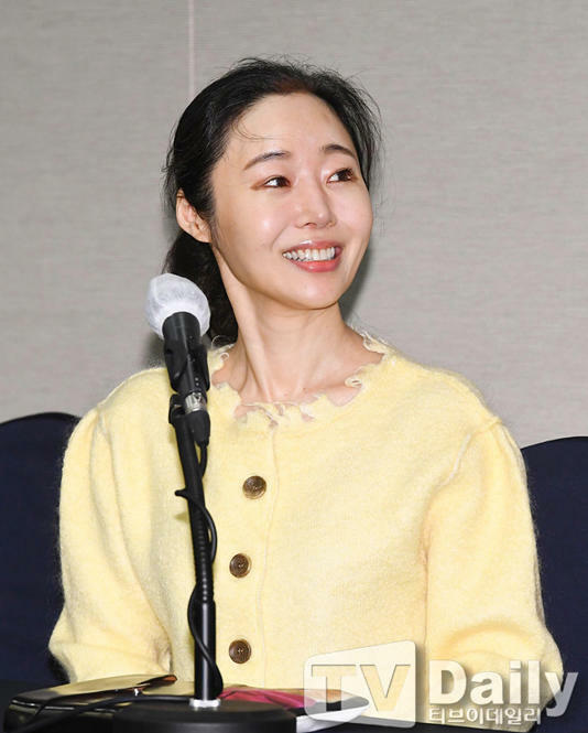 韓媒:閔熙珍演講提前東家SM娛樂,疑似嘲諷少女時代造型土!韓網友:明明在說SM比HYBE好 韓媒:閔熙珍演講提前東家SM娛樂,疑似嘲諷少女時代造型土!韓網友:明明在說SM比HYBE好