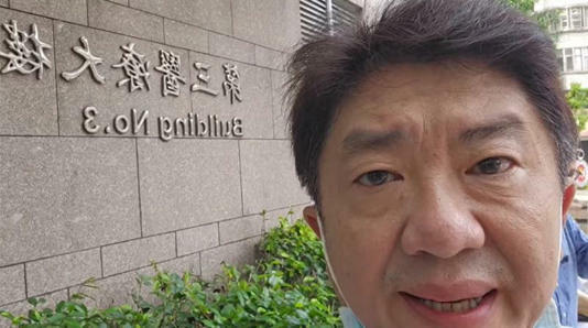 彭華幹5日前往台大醫院想探視張友驊。(圖/翻攝自彭華幹臉書) 彭華幹5日前往台大醫院想探視張友驊。(圖/翻攝自彭華幹臉書)