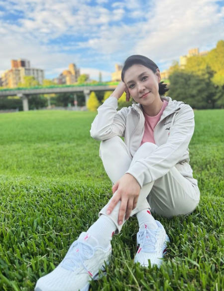 朱芯儀抗癌成功,發文感謝「多虧這群朋友,我才能安然度過那段黑暗」。(圖/翻攝自朱芯儀IG) 朱芯儀抗癌成功,發文感謝「多虧這群朋友,我才能安然度過那段黑暗」。(圖/翻攝自朱芯儀IG)