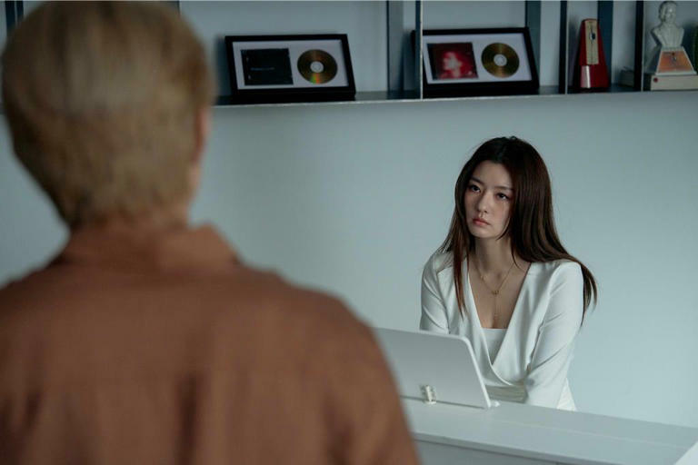 《不愛,愛》陳語安飾演DJ女神莫蕾。(良人行、東森電視提供) 《不愛,愛》陳語安飾演DJ女神莫蕾。(良人行、東森電視提供)