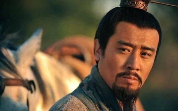 劉備不忍苛責張飛,說出「兄弟如手足,妻子如衣服」的名言。(影視圖/翻攝自百度百科) 劉備不忍苛責張飛,說出「兄弟如手足,妻子如衣服」的名言。(影視圖/翻攝自百度百科)
