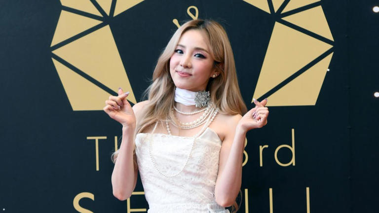 2NE1爭議+1!DARA曾謊報年齡約14歲少年 還揚言開告網友 2NE1爭議+1!DARA曾謊報年齡約14歲少年 還揚言開告網友