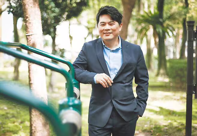 蘇明淵牢記父親生前教誨,勇敢面對人生挑戰。(陳俊吉攝) 蘇明淵牢記父親生前教誨,勇敢面對人生挑戰。(陳俊吉攝)