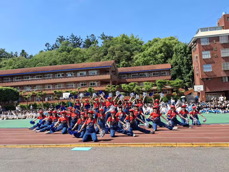 表演技術科學生以瑪利歐造型出場,相當吸睛。(圖:張文祿攝) 表演技術科學生以瑪利歐造型出場,相當吸睛。(圖:張文祿攝)