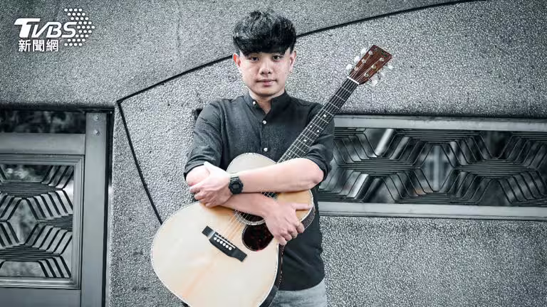 楊肅浩以專輯《像咱這款人》入圍第36屆金曲獎4項大獎。(圖/張哲鳴攝) 楊肅浩以專輯《像咱這款人》入圍第36屆金曲獎4項大獎。(圖/張哲鳴攝)