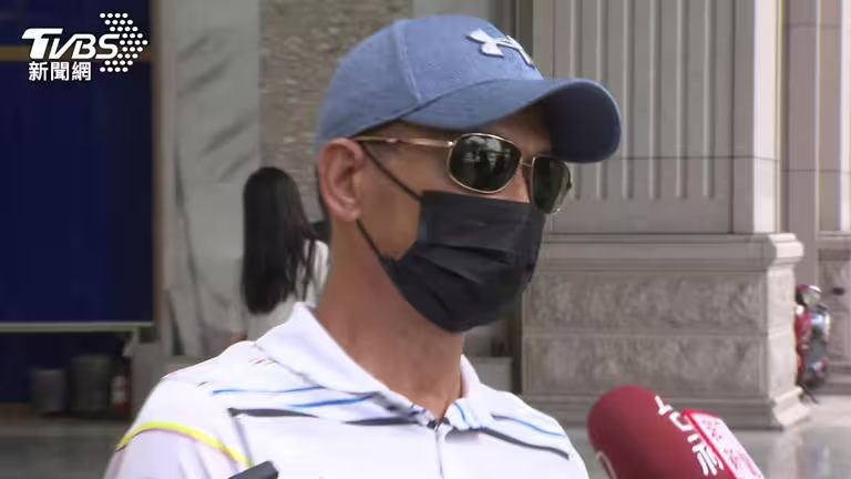 林柏宏四叔出面說明。(圖/范宇宣攝) 林柏宏四叔出面說明。(圖/范宇宣攝)