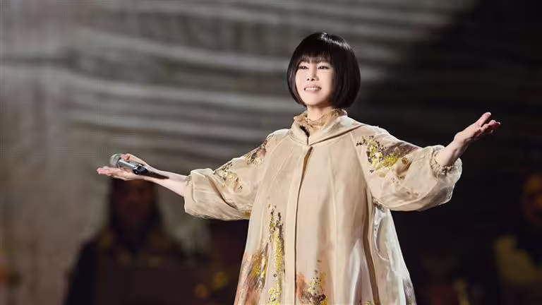天后江蕙復出歌壇,在高雄舉辦演唱會。(圖/寬宏藝術提供) 天后江蕙復出歌壇,在高雄舉辦演唱會。(圖/寬宏藝術提供)