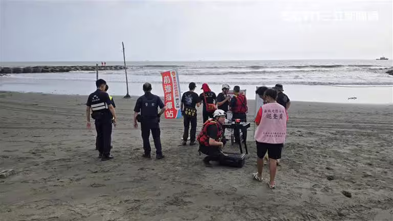 台南市消防局持續海陸空搜尋失蹤12歲鍾童。(圖/翻攝畫面) 台南市消防局持續海陸空搜尋失蹤12歲鍾童。(圖/翻攝畫面)