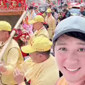 白沙屯媽祖志工竟是大咖歌手！現場幫忙發餐點 狂被信眾求合照