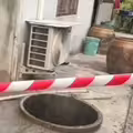 女子踩破化糞池蓋跌落　孫女糞坑驚見遺體崩潰