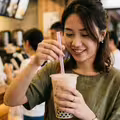 台人買手搖「拿吸管1舉動」嚇壞日本店員！網秒懂笑了：很嚇人