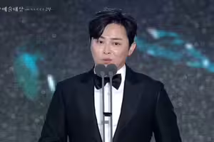 百想／打敗玄彬、李炳憲！曹政奭得影帝
