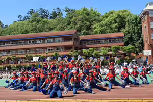 明台高中77週年校慶！全國啦啦隊冠軍熱舞開場 學生化身瑪利歐造型吸睛