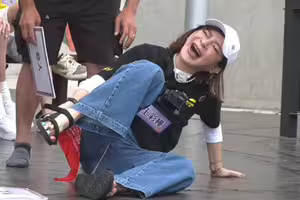 王彩樺出事了！錄《綜藝玩很大》痛倒在地 罕見動怒轟：懂倫理嗎？