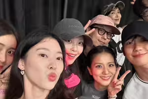 不愧是愛豆中的愛豆！《雪降花》團隊齊聚BLACKPINK演唱會，JISOO
