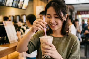 台人買手搖「拿吸管1舉動」嚇壞日本店員!網秒懂笑了:很嚇人 台人買手搖「拿吸管1舉動」嚇壞日本店員!網秒懂笑了:很嚇人