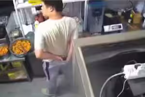 打包炸雞 店員1動作把整家店搞沒了 打包炸雞 店員1動作把整家店搞沒了