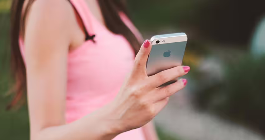 妹子同時交20男友：送我新iPhone　偷偷轉賣「半年後買房了」