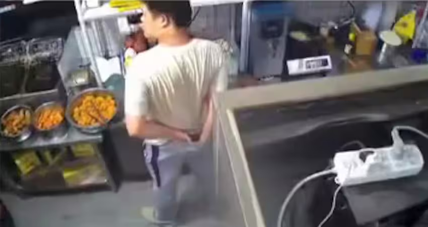 打包炸雞　店員1動作把整家店搞沒了