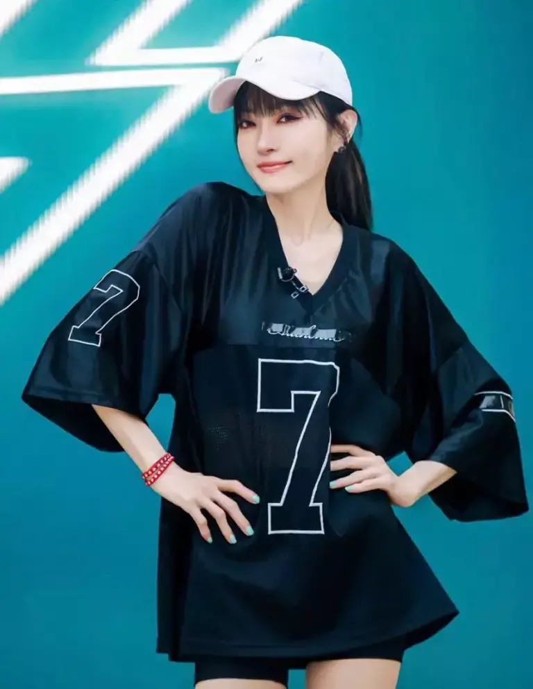 ▲謝金燕今年4月參加中國大型綜藝實境節目《乘風2024》,正式打開對岸演藝市場,再攀演藝事業高峰。(圖/翻攝自謝金燕IG) ▲謝金燕今年4月參加中國大型綜藝實境節目《乘風2024》,正式打開對岸演藝市場,再攀演藝事業高峰。(圖/翻攝自謝金燕IG)