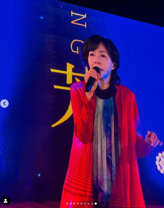 表演嘉賓有好久不見的任賢齊跟萬芳。(圖/翻攝自艾力克斯IG) 表演嘉賓有好久不見的任賢齊跟萬芳。(圖/翻攝自艾力克斯IG)