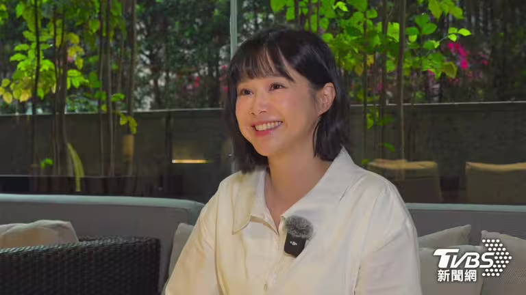 42歲的李佳穎有凍齡童顏(圖/TVBS) 42歲的李佳穎有凍齡童顏(圖/TVBS)