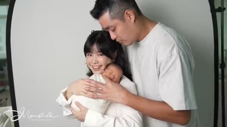 李佳穎和先生、兒子(圖/翻攝李佳穎YouTube) 李佳穎和先生、兒子(圖/翻攝李佳穎YouTube)