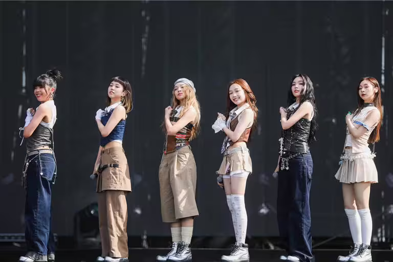 babyMINT解鎖成都音樂節,左起丞妘、品妡、粼粼、栩栩、Vikky韋喬薺、熙妍。(華研國際提供) babyMINT解鎖成都音樂節,左起丞妘、品妡、粼粼、栩栩、Vikky韋喬薺、熙妍。(華研國際提供)