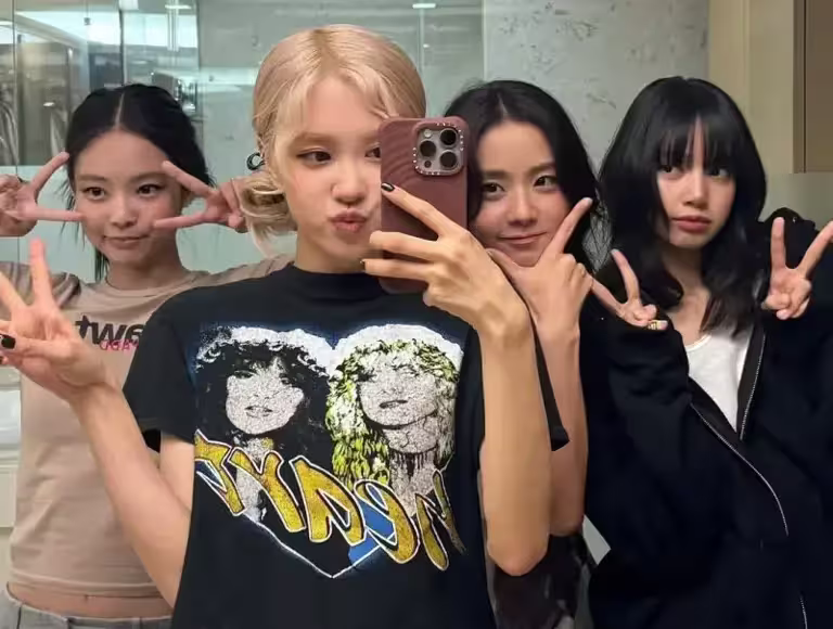 ▲BLACKPINK(如圖)時隔2年8個月終於要發行新作品,預計會在7月高陽世巡演唱會上首度公開,讓粉絲都非常期待。(圖/Rosé IG) ▲BLACKPINK(如圖)時隔2年8個月終於要發行新作品,預計會在7月高陽世巡演唱會上首度公開,讓粉絲都非常期待。(圖/Rosé IG)
