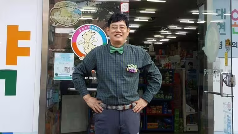 李敬揆出道44年,有綜藝天王地位。(圖/翻攝自IG @inandinpictures) 李敬揆出道44年,有綜藝天王地位。(圖/翻攝自IG @inandinpictures)