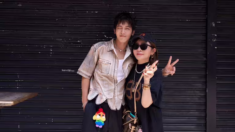 吳思賢跟王彩樺是母女檔。(圖/華納音樂提供) 吳思賢跟王彩樺是母女檔。(圖/華納音樂提供)