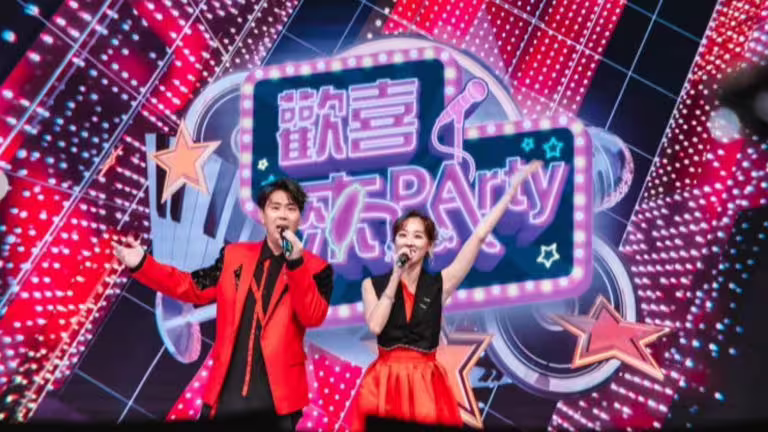 邵大倫和夏語心聯手主持。（圖／翻攝邵大倫IG）