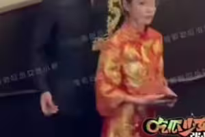 汪小菲北京婚宴現場曝！Mandy一身紅貴氣逼人 夫妻倆中式婚服亮相