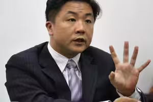 被呂秋遠點名聯手生母造謠 黑心律師反嗆：你該擔心的是可能要坐牢