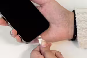 邊睡邊充電iPhone超危險？蘋果官方「列出3禁忌」