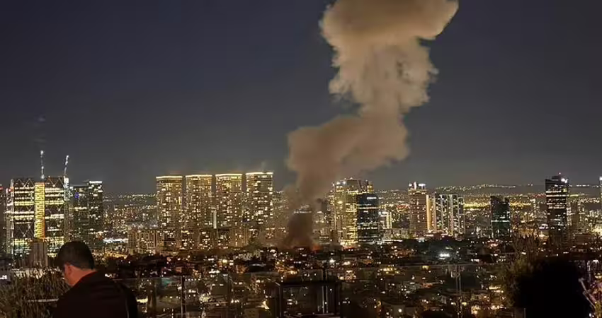 才道完歉！伊朗仍開火狂轟炸　這國家無奈宣佈進入「戰爭狀態」