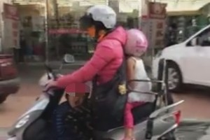 媽騎車讓女童穿吊嘎啊　社工：並未虐童