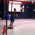 雞皮疙瘩／美國 12 歲籃球神童 訓練畫面曝光