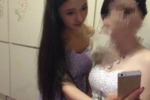 林允出道前當伴娘照片曝光少女無疑打臉整容說！