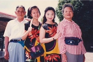 曬昔日全家福照白冰冰淚崩：只剩我一人獨活