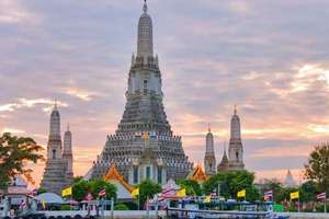 遊客到泰國跟寺廟合照當地人臉都嚇歪了！