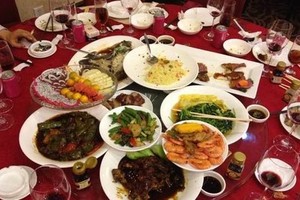 黃泉路上的剩飯！（看完再也不敢剩飯了！本故事是真實的，每傳播一人，以前浪費積攢在陰間的食物就會少一碗。）