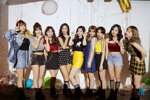 [TWICE][新聞]171112 日本公告牌周榜TWICE三首上榜LIKEY獲第一！