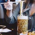 日本網民吐槽：「啤酒杯拉麵」流行起來，看上去很美味
